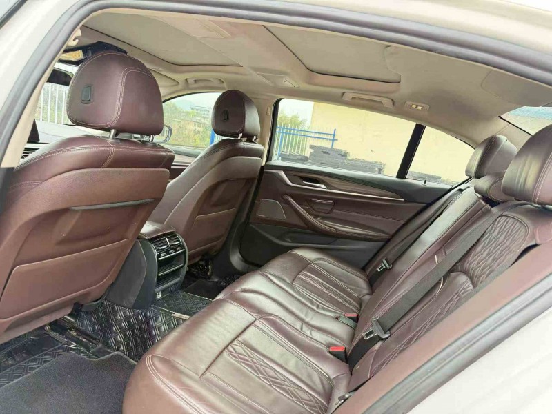 张家界19年宝马5系6