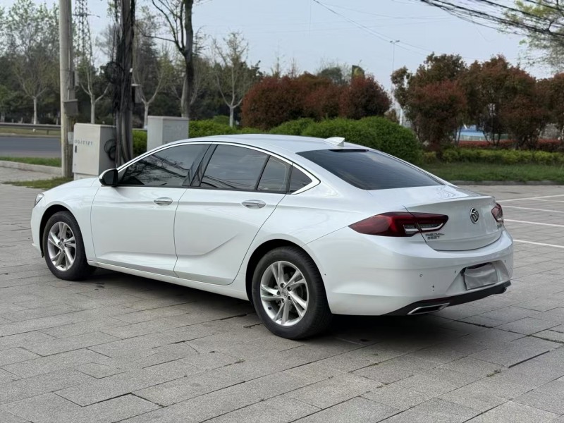 徐州23年別克君威5