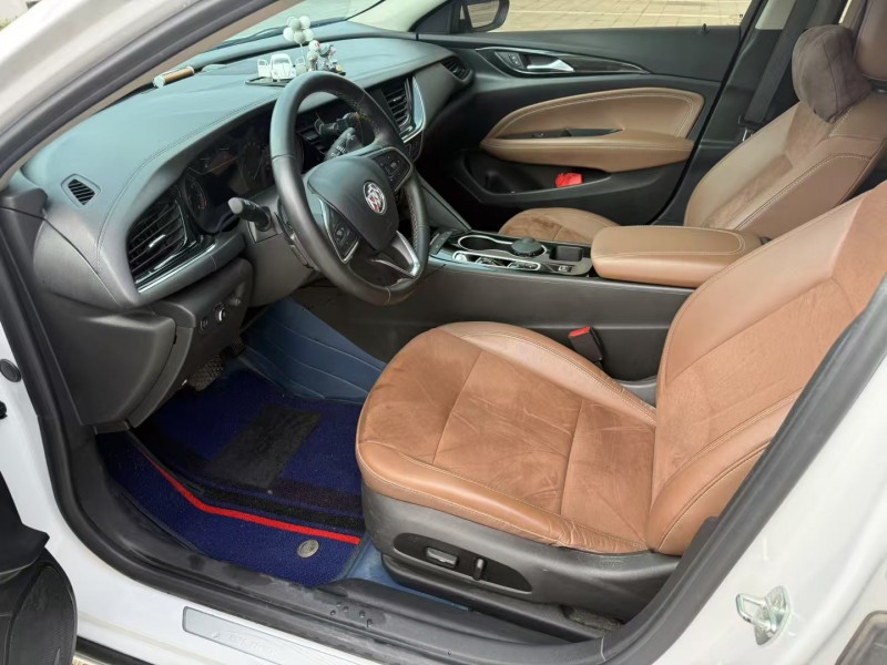 徐州23年別克君威7