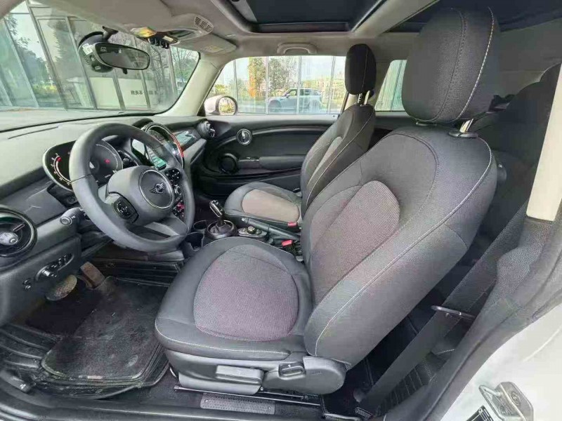 张家界24年宝马迷你4