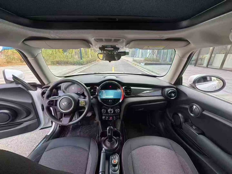 张家界24年宝马迷你5