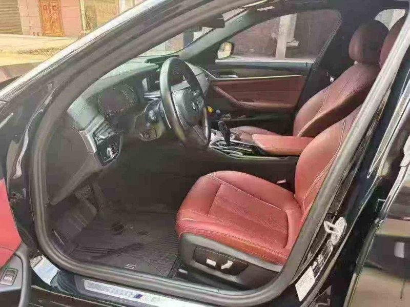 北海23年宝马5系4