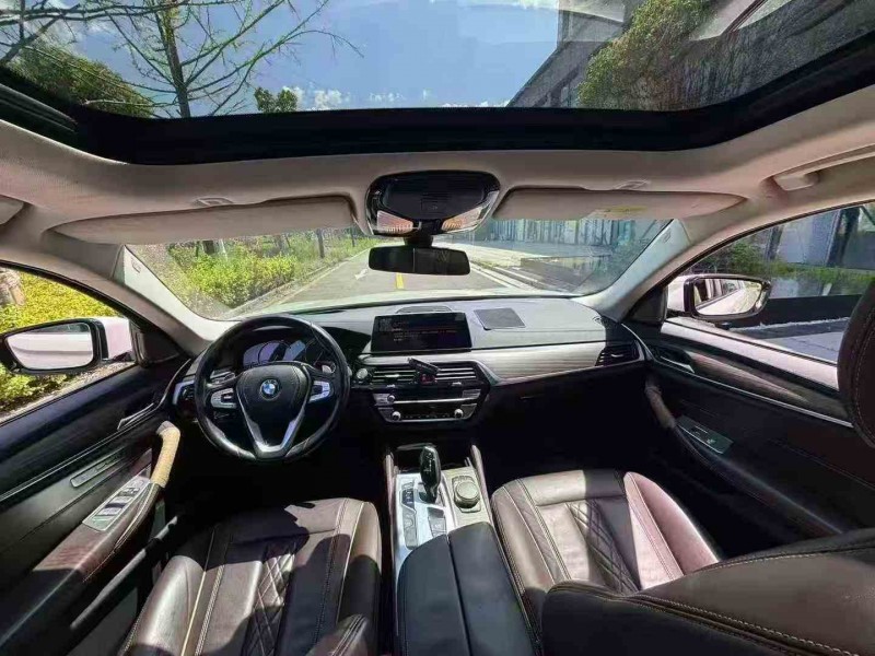 张家界18年宝马5系4