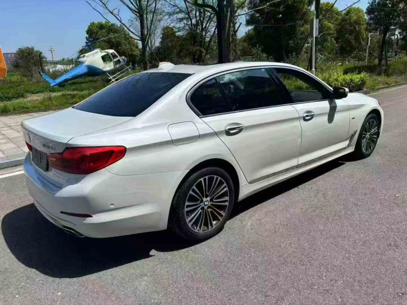 张家界18年宝马5系6