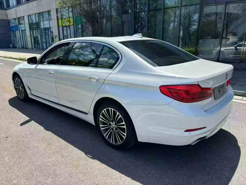 张家界18年宝马5系7