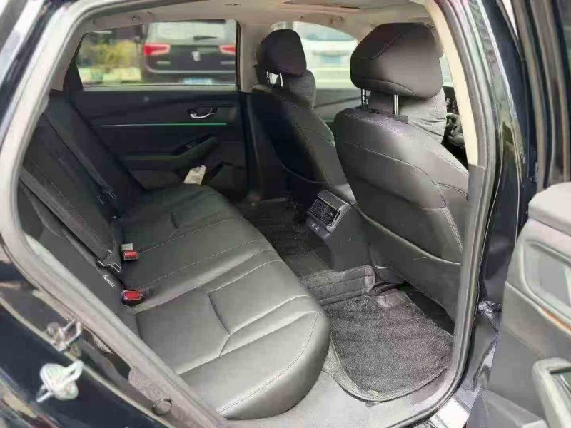 贵港25年本田雅阁6