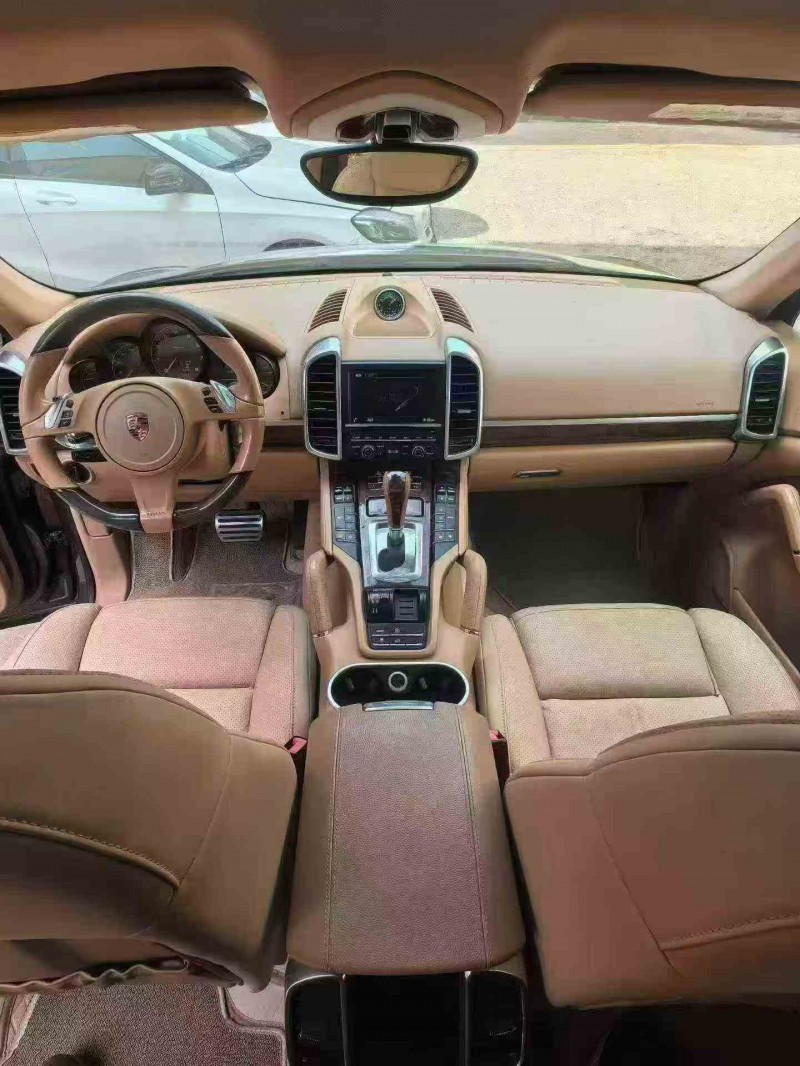 南平15年保时捷卡宴4