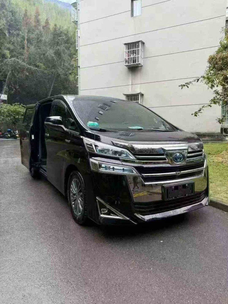 重庆20年丰田埃尔法3