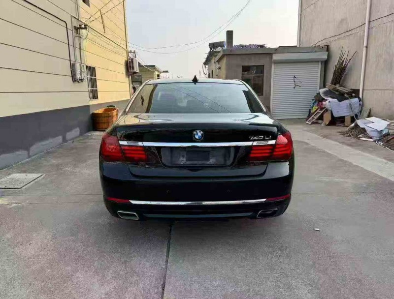 徐州13年宝马7系9