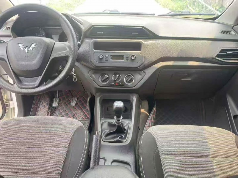 桂林20年五菱汽车宏光5