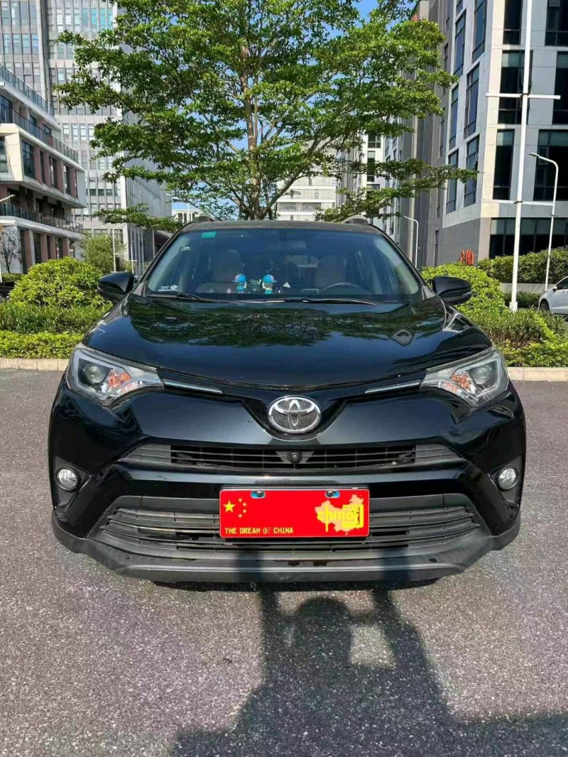 广州17年丰田RAV4荣放1