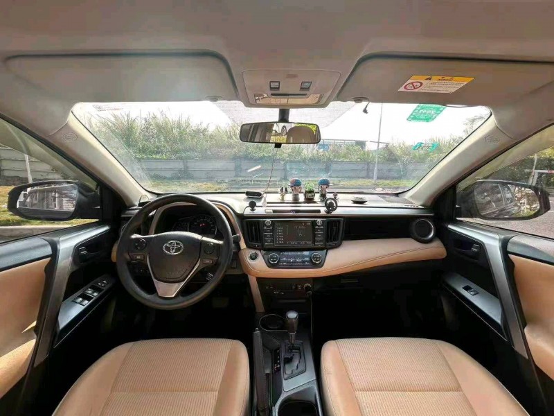 广州17年丰田RAV4荣放4