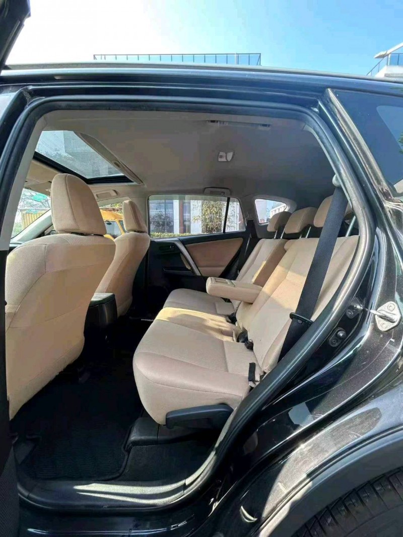 广州17年丰田RAV4荣放6