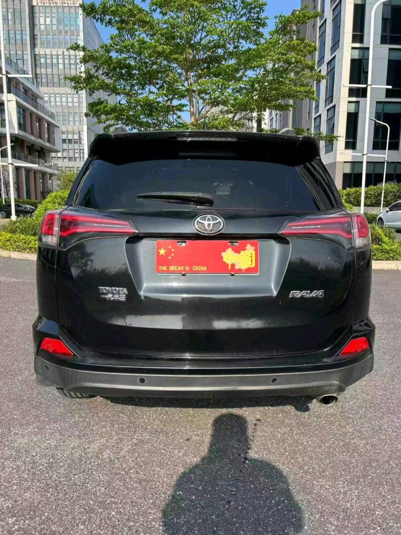 广州17年丰田RAV4荣放7
