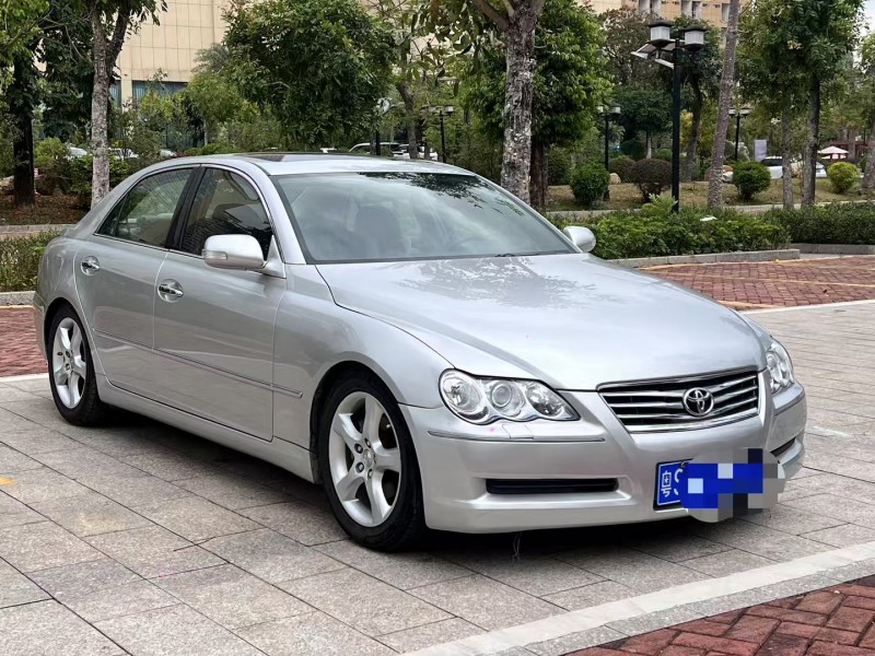 茂名10年丰田锐志2