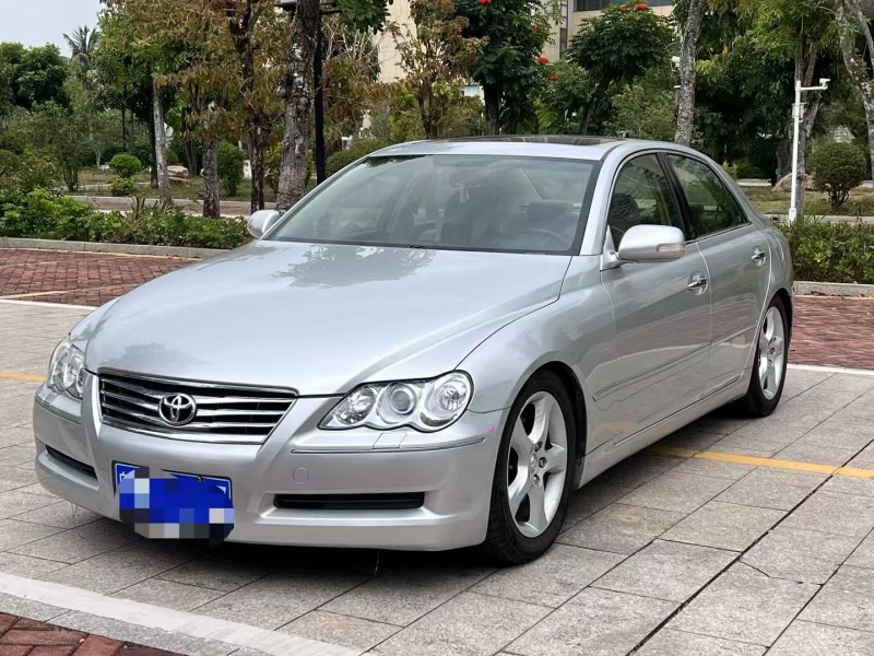 茂名10年丰田锐志3
