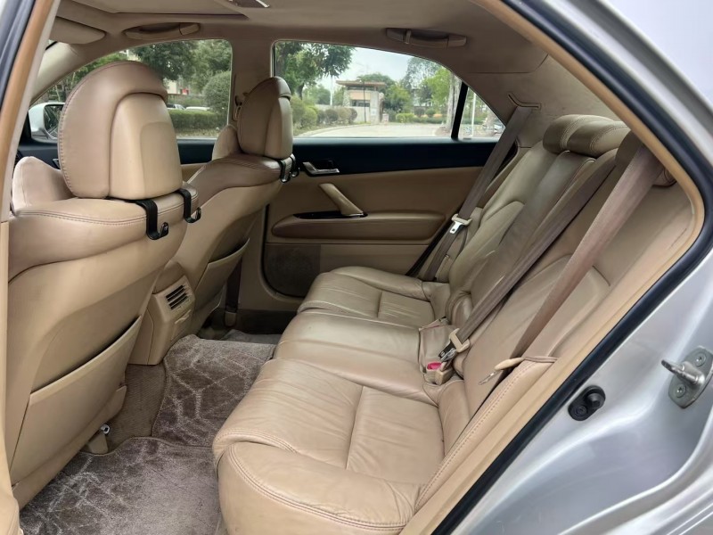 茂名10年丰田锐志5