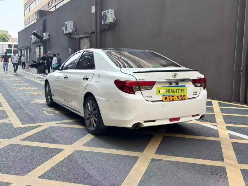 广州15年丰田锐志8