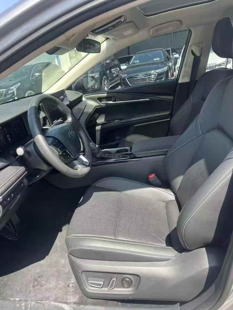 徐州25年丰田凯美瑞6