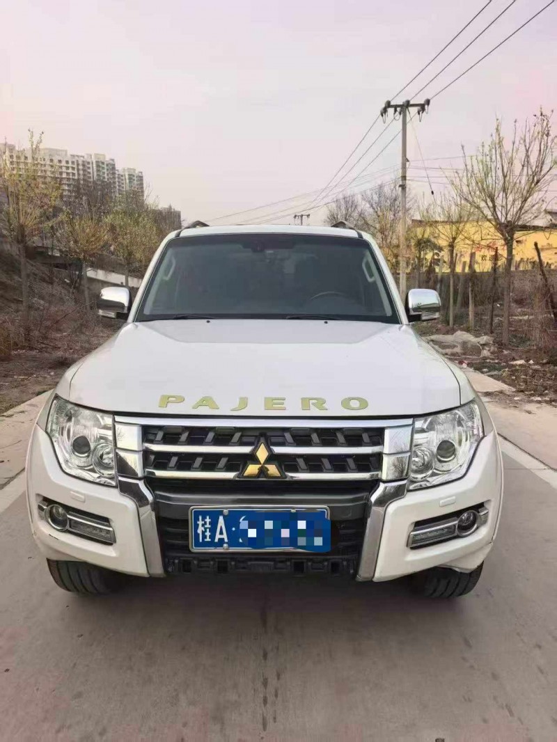 保定15年三菱帕杰罗1