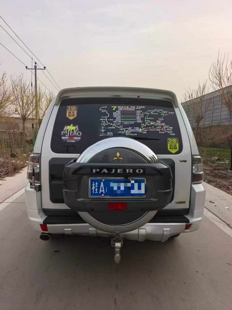 保定15年三菱帕杰罗9