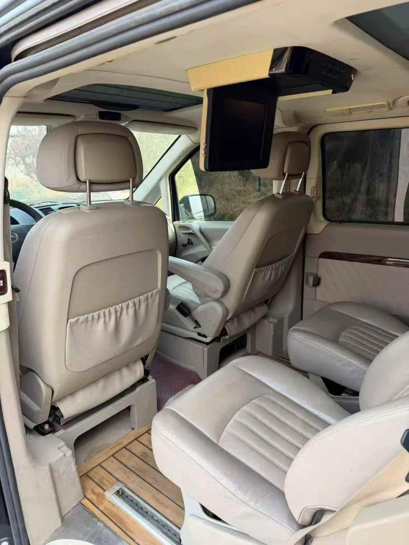 济宁14年奔驰唯雅诺3