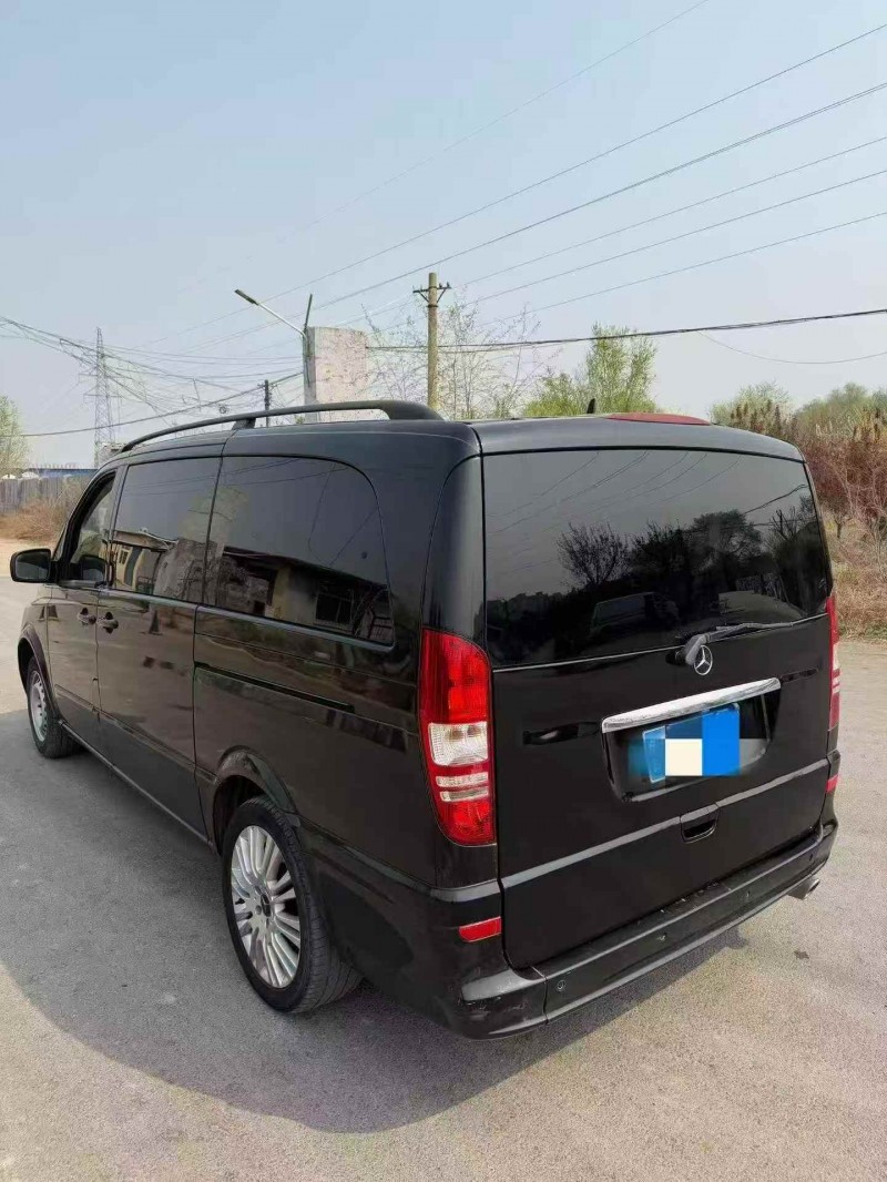 济宁14年奔驰唯雅诺7