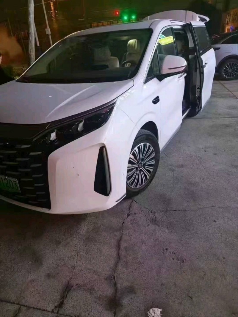 安阳25年比亚迪夏5