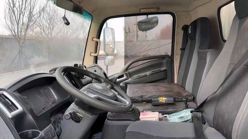 青岛23年陕汽德龙7