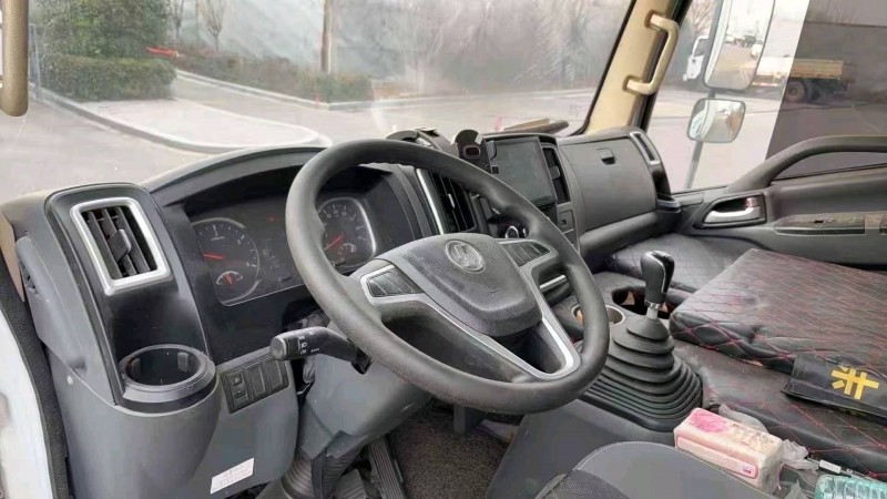 青岛23年陕汽德龙8