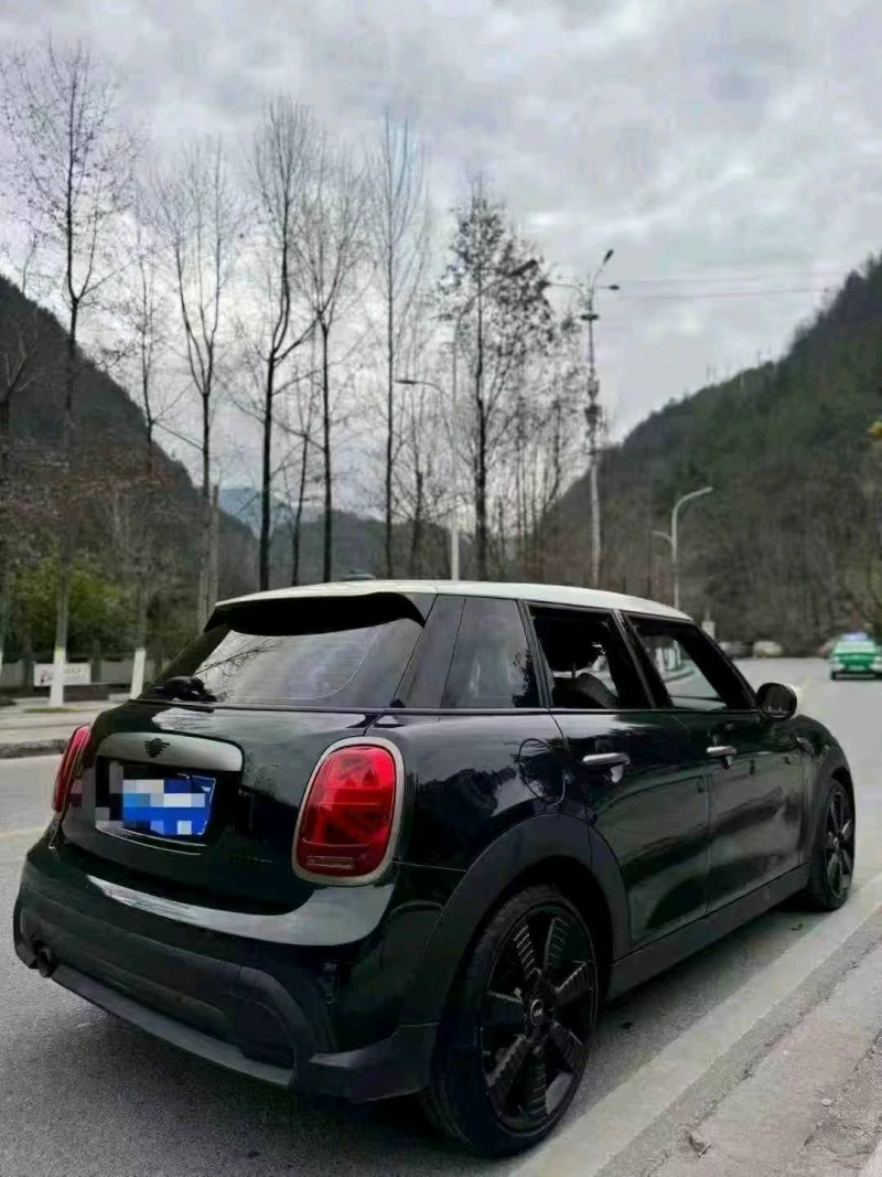 重庆22年宝马迷你8