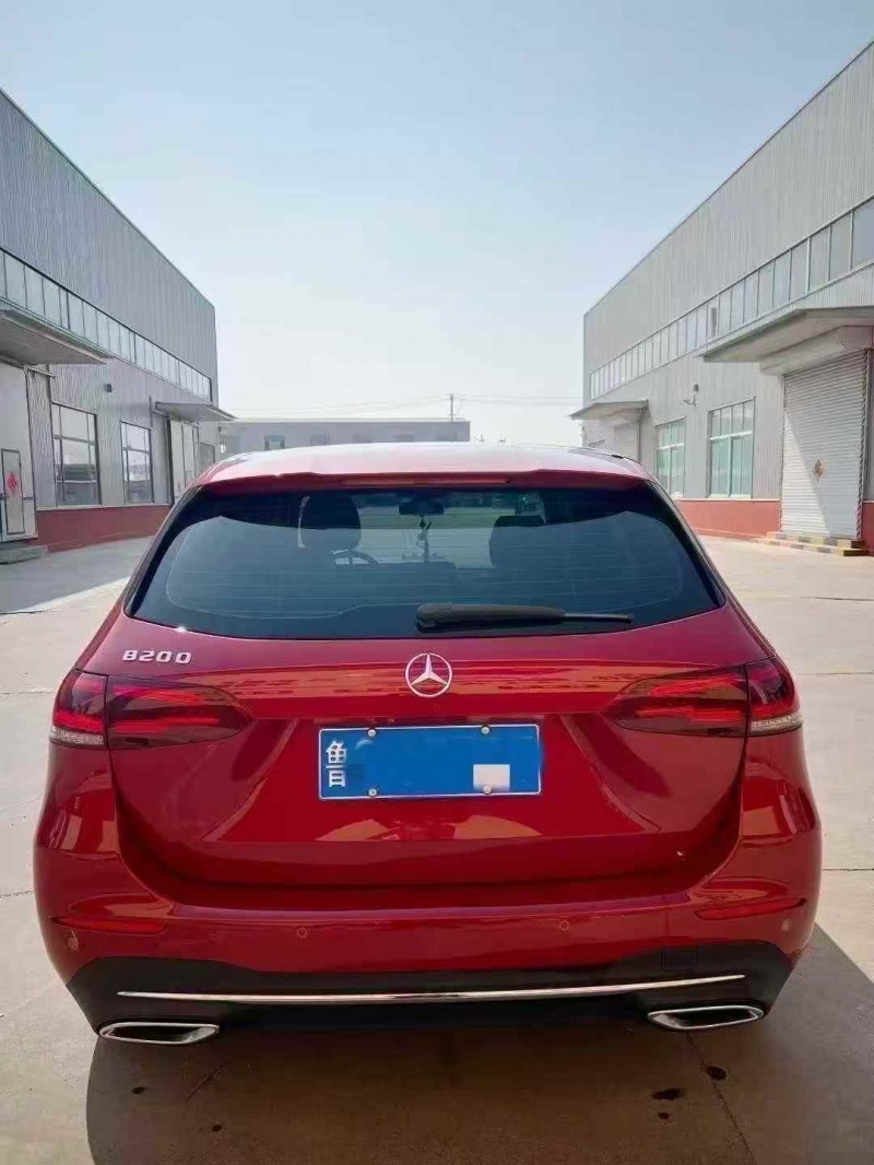 青岛22年奔驰B8