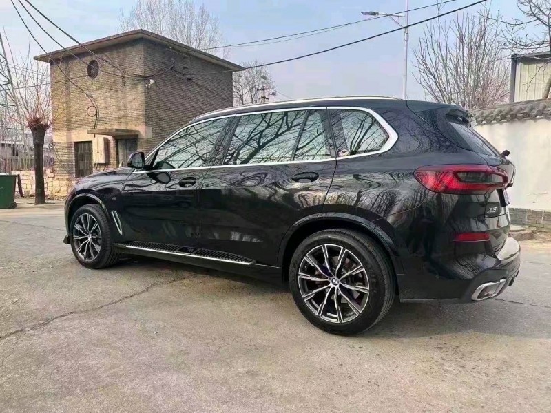 济宁22年宝马X59