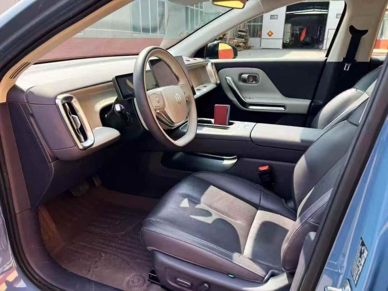 潍坊25年零跑汽车B014