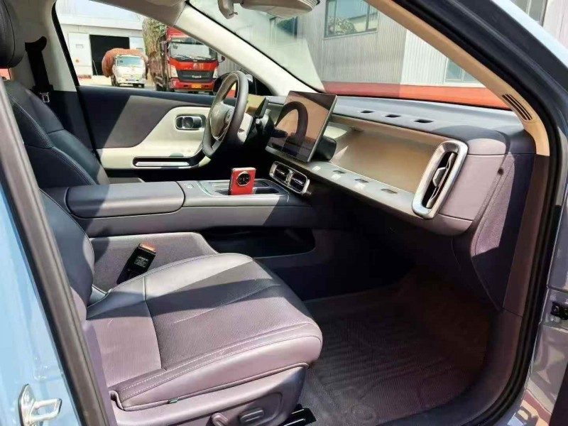 潍坊25年零跑汽车B016