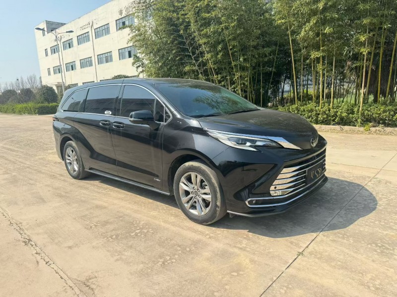 许昌24年丰田塞纳2