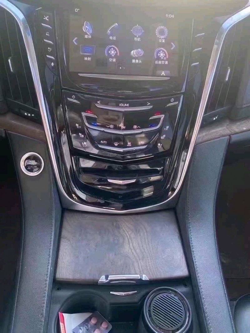 唐山17年凯迪拉克凯雷德6