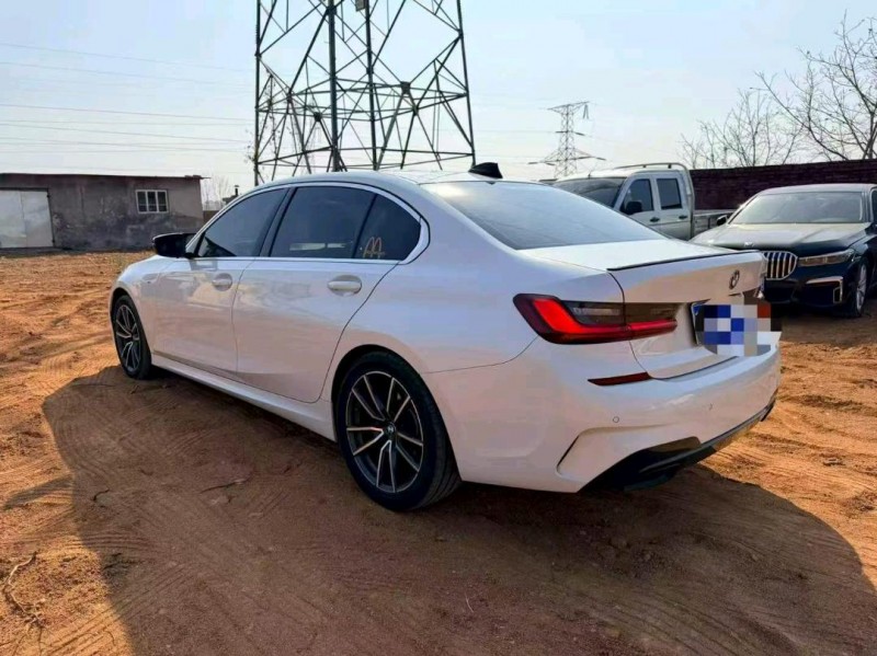 唐山22年宝马3系4