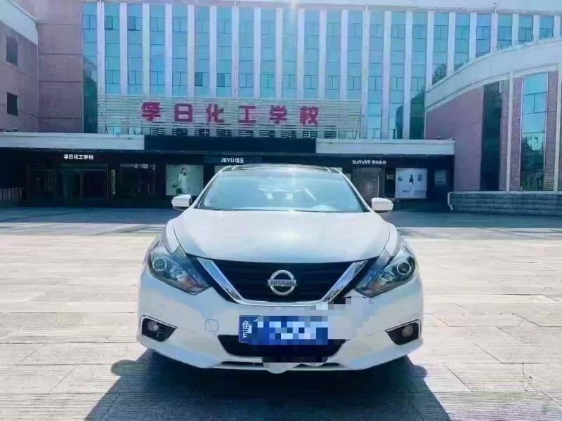 潍坊17年日产天籁1