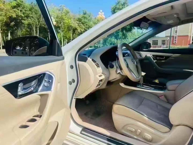 潍坊17年日产天籁7