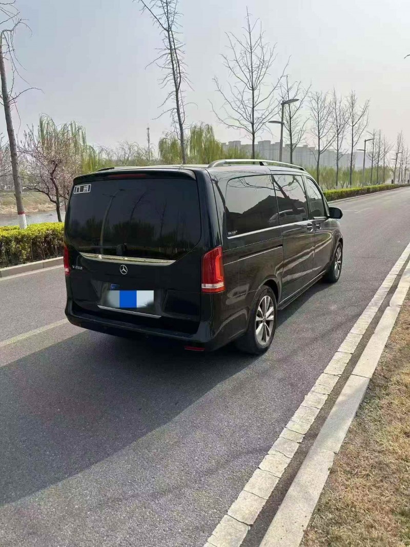 济宁20年奔驰V7