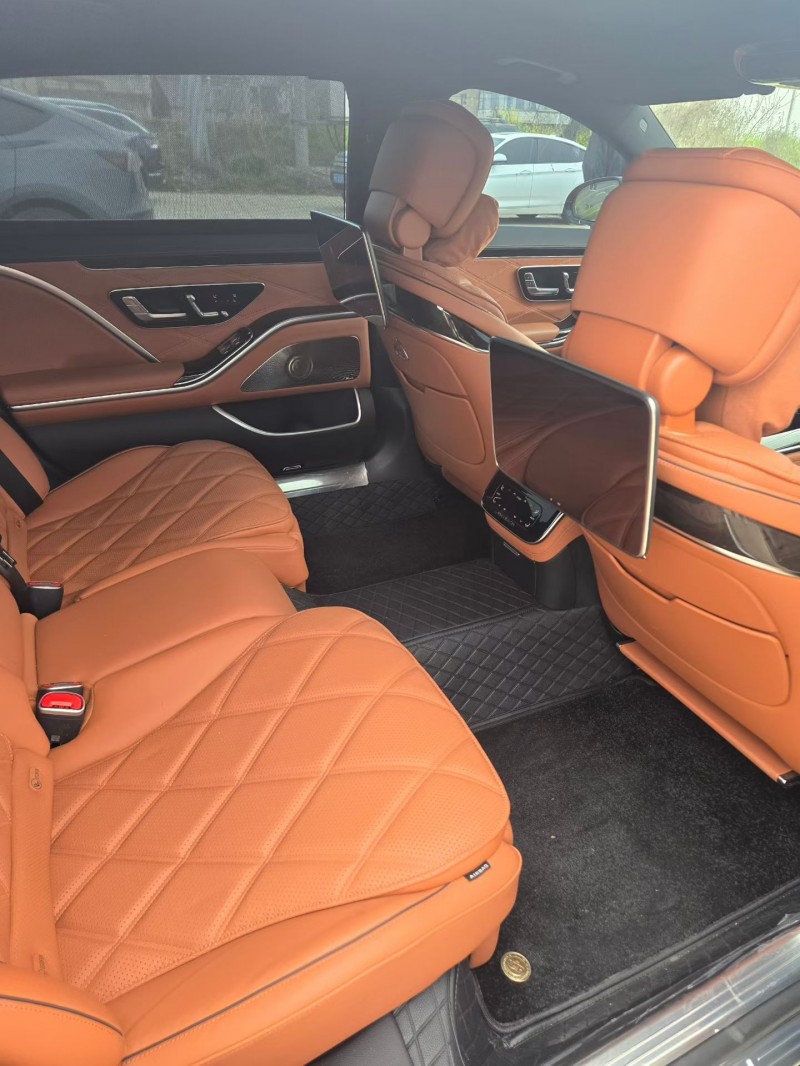 常州25年奔馳邁巴赫S級8