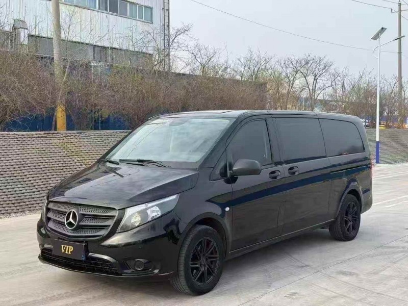 濟寧18年奔馳威霆2