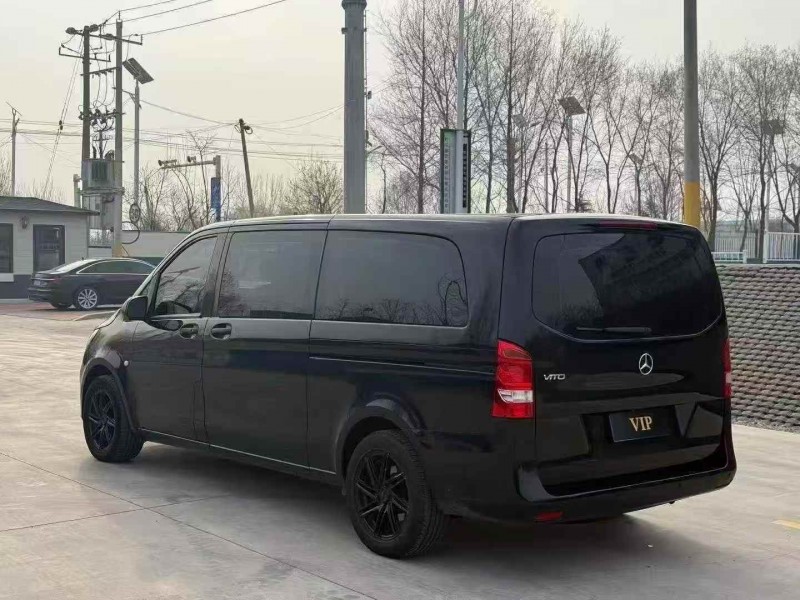 濟寧18年奔馳威霆6