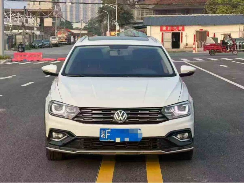 张家界18年大众蔚领1