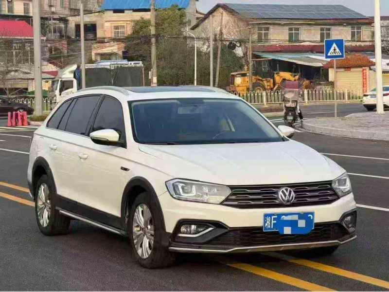 张家界18年大众蔚领2