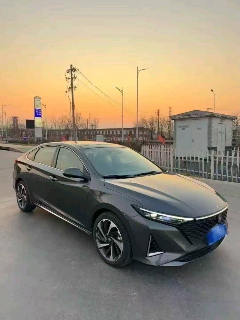 東營25年長安汽車銳程3