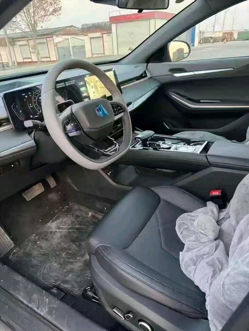 東營25年長安汽車銳程5