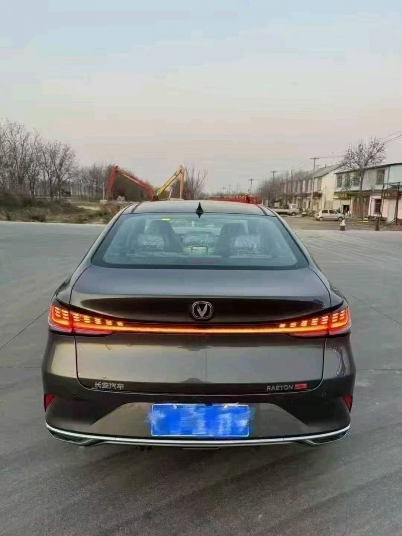 東營25年長安汽車銳程6