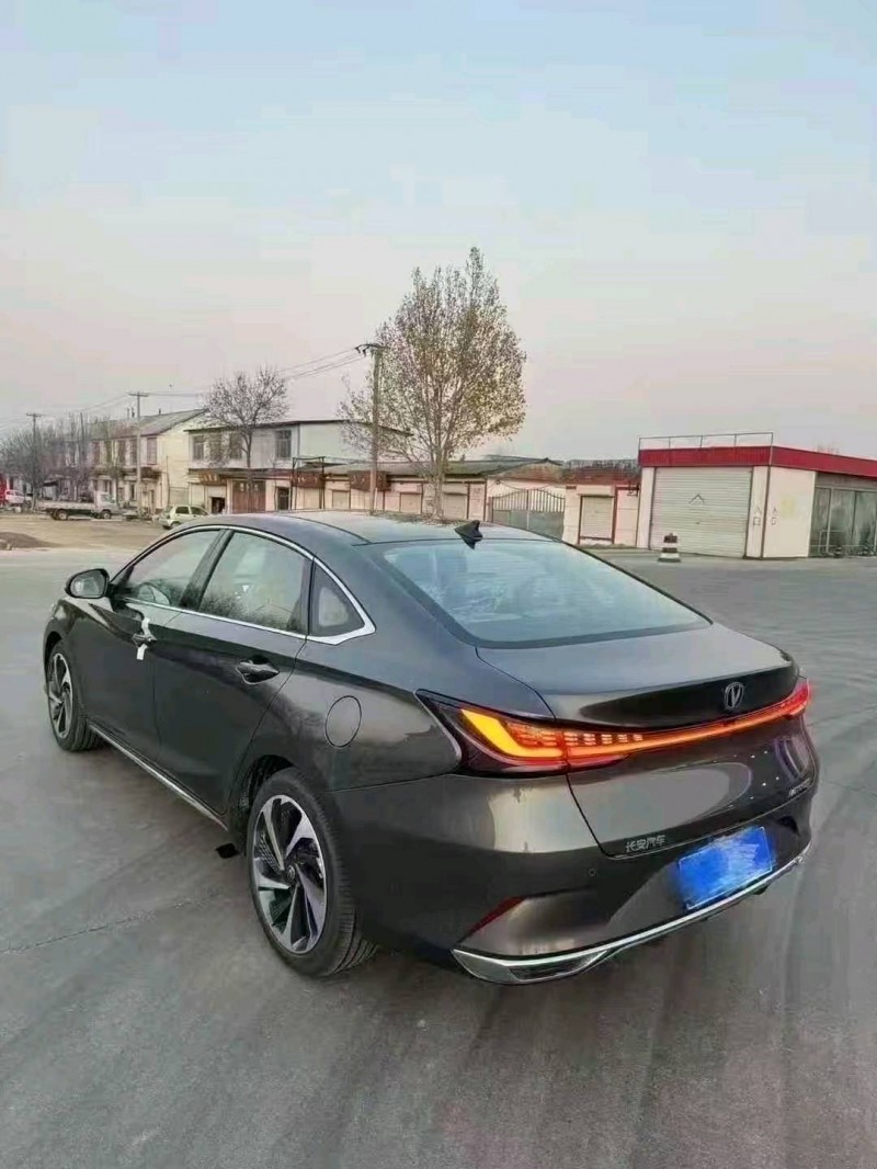 東營25年長安汽車銳程7